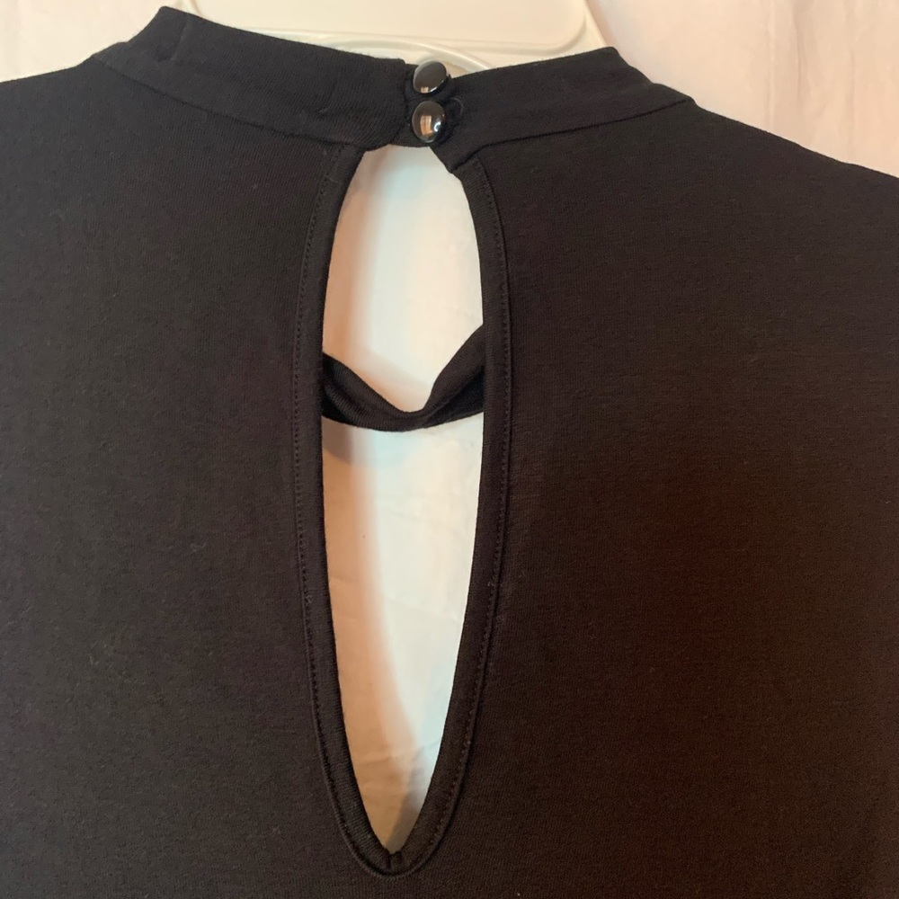 Guess sleeveless top cowl neckline M button back collar - Picture 5 of 10